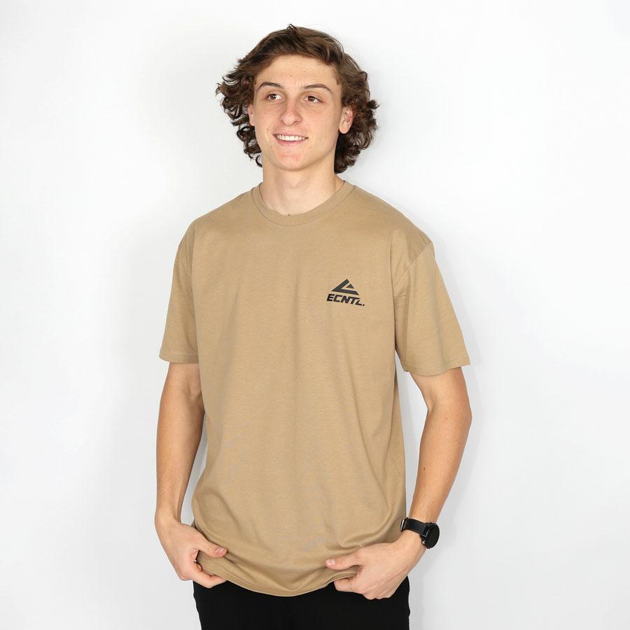 STACKED SMALL LOGO TEE SAND
