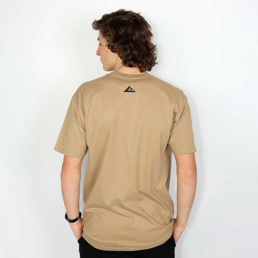 STACKED SMALL LOGO TEE SAND